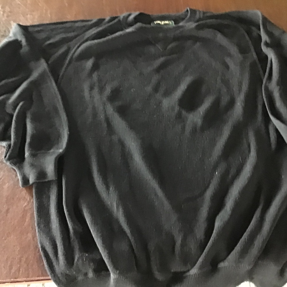 Tom James Black sweater